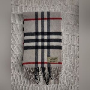 Burberry 100% cashmere scarf